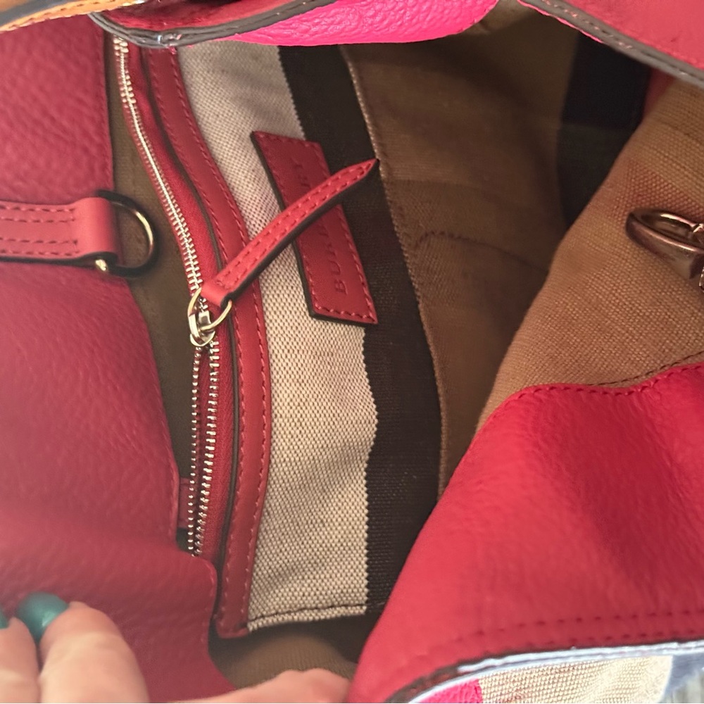 💎Burberry Chevron Canvas Ashby Tassle Bucket Hobo Bag 💎 - Picture 12 of 16